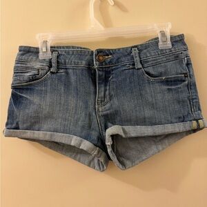 Women’s I Love H81 Jean shorts